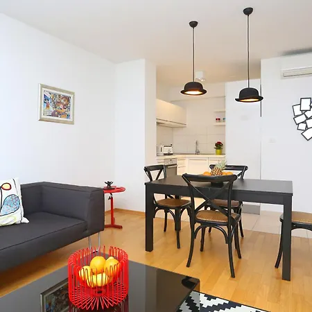 Luxury Apts Leone Centre Διαμέρισμα *