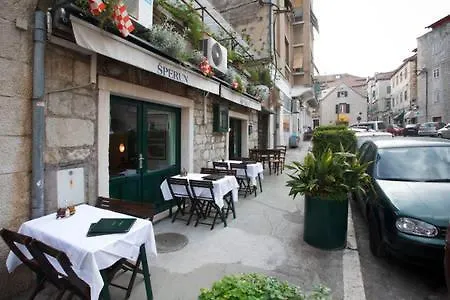 Luxury Apts Leone Centre Apartamento Split