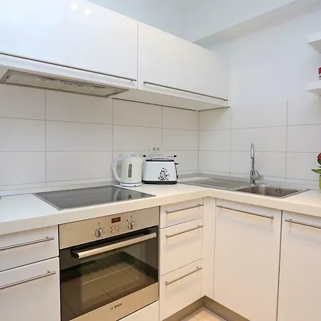Luxury Apts Leone Centre 아파트