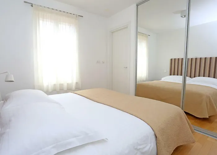 Luxury Apts Leone Centre