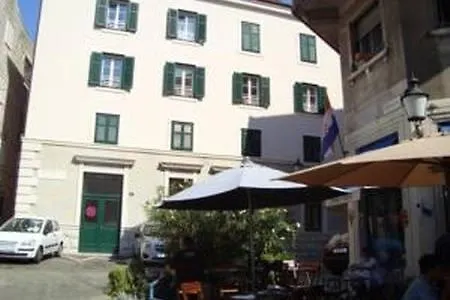 Appartement Luxury Apts Leone Centre