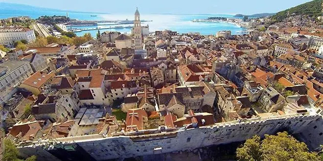 Appartement Luxury Apts Leone Centre *