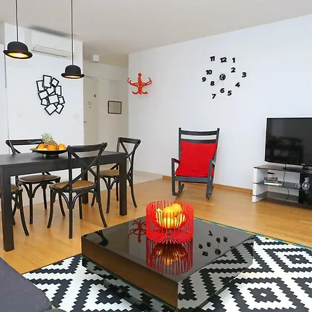 Luxury Apts Leone Centre Daire