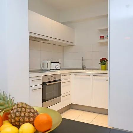 Luxury Apts Leone Centre *