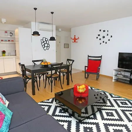 Luxury Apts Leone Centre *