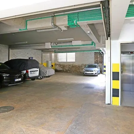 Luxury Apts Leone Centre Daire *