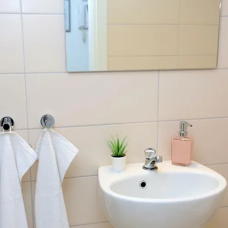 Daire Luxury Apts Leone Centre Split