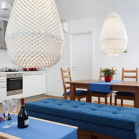 Daire Luxury Apts Leone Centre Split