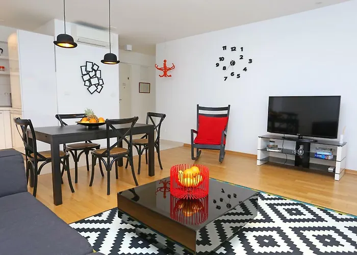 Luxury Apts Leone Centre דירה