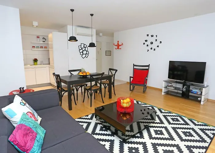 Luxury Apts Leone Centre *