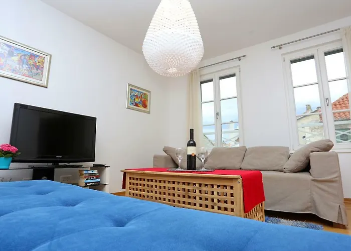 דירה Luxury Apts Leone Centre