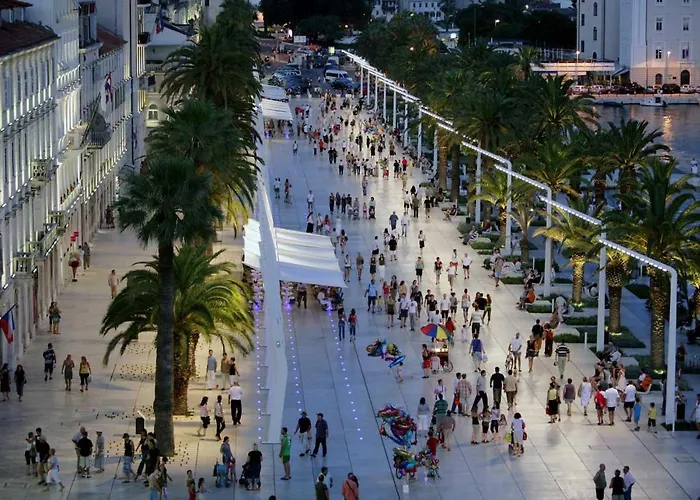 Luxury Apts Leone Centre *