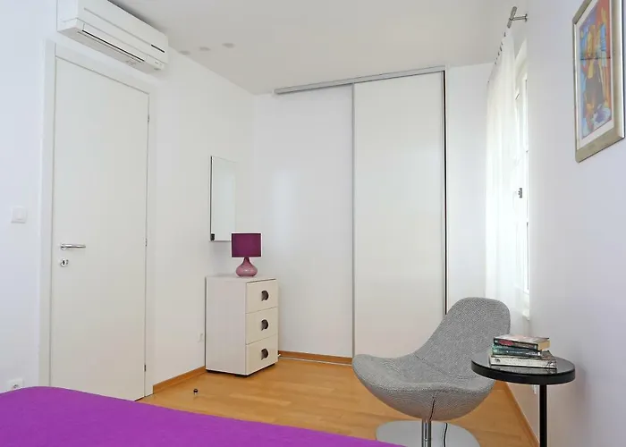 Luxury Apts Leone Centre Split