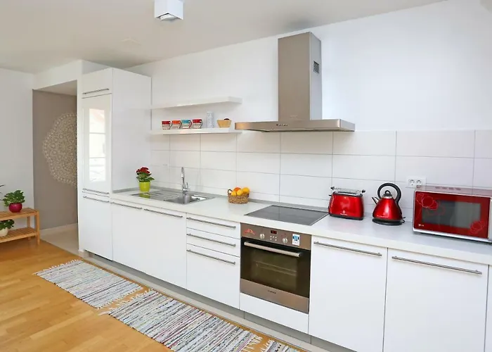 Luxury Apts Leone Centre