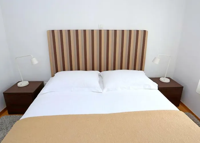 Luxury Apts Leone Centre