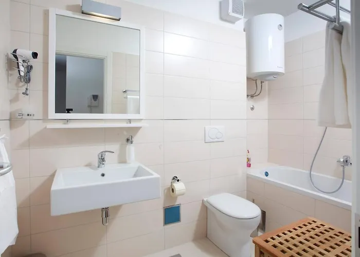 Luxury Apts Leone Centre *